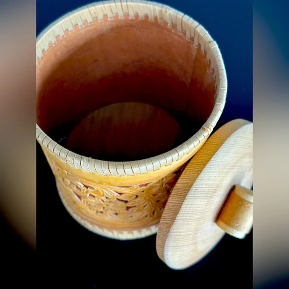 Floral Birch Bark Basket Nature Made Hand Crafted 6”. X 4.5” - Picture 7 of 9